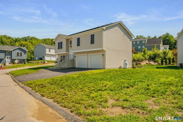 2 Julian Circle, Sterling, CT 06377