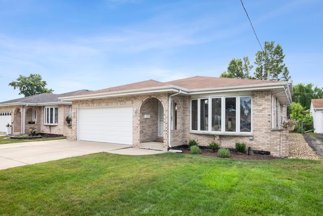 8608 Lamon Avenue, Burbank, IL 60459