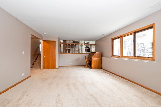 8608 Lamon Avenue, Burbank, IL 60459