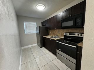1940 Washington Avenue 11, Opa-Locka # 11, Opa Locka, FL 33054