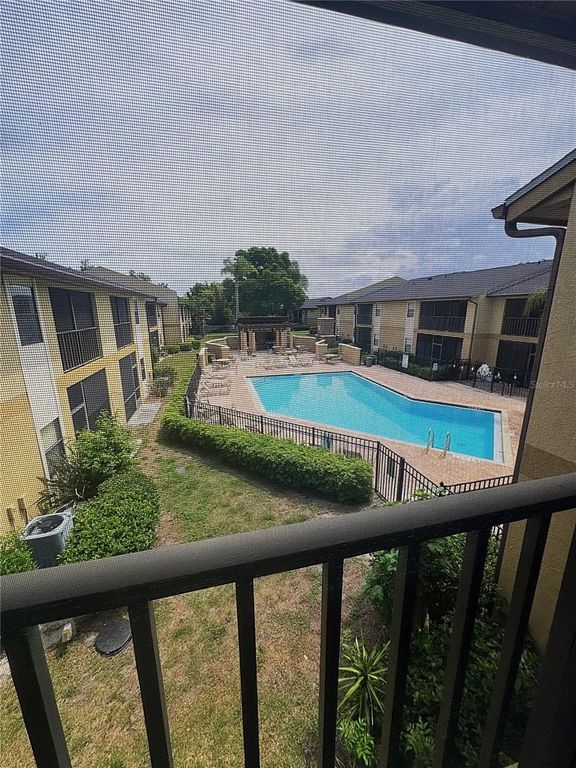 12261 SAILWINDS DRIVE 203, Largo, FL 33773