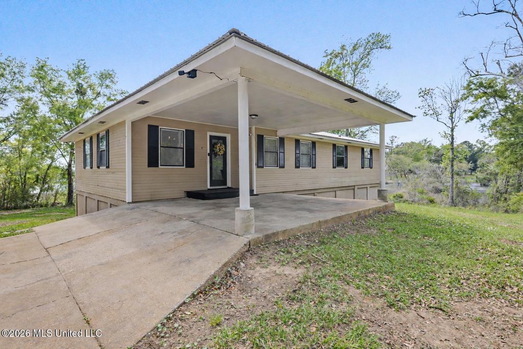 4707 Griffin Street, Moss Point, MS 39563