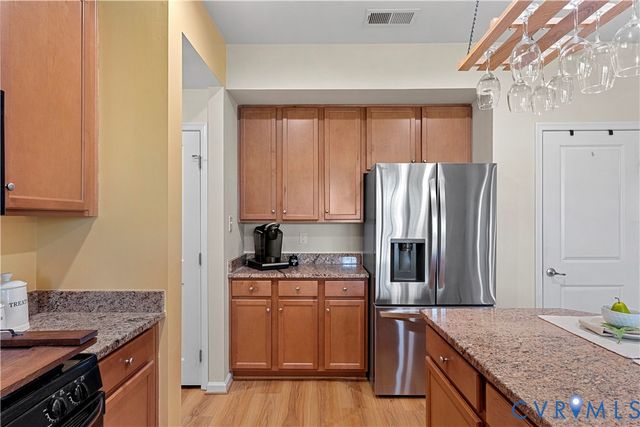 1925 White Mountain Dr, Chester, VA 23836