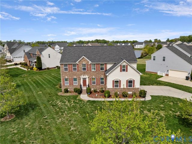 1925 White Mountain Dr, Chester, VA 23836