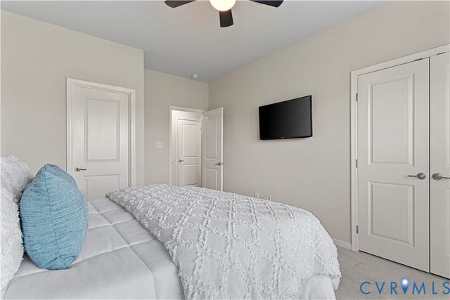 1925 White Mountain Dr, Chester, VA 23836