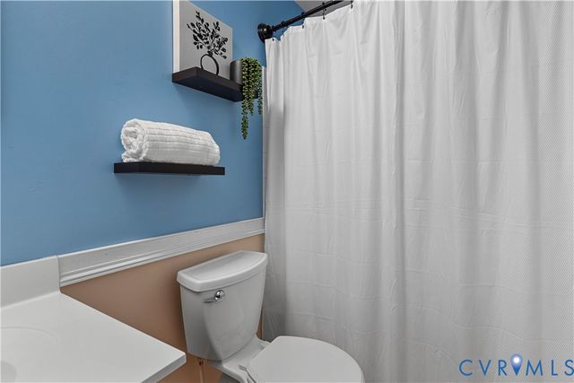 1925 White Mountain Dr, Chester, VA 23836