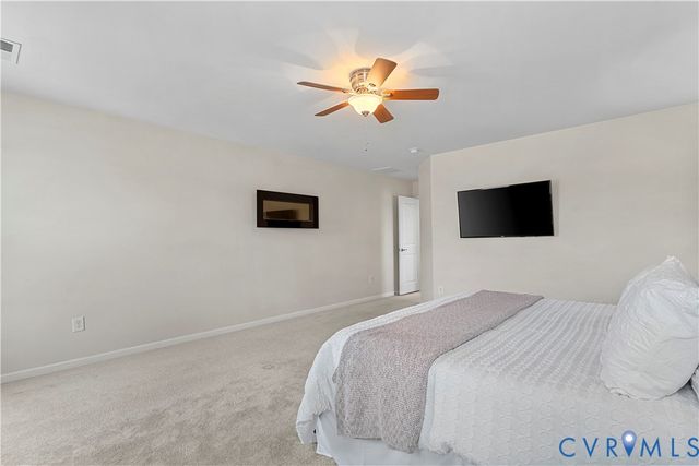 1925 White Mountain Dr, Chester, VA 23836