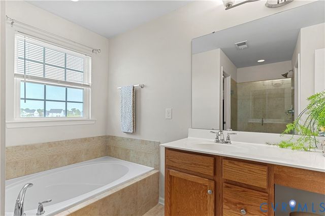 1925 White Mountain Dr, Chester, VA 23836