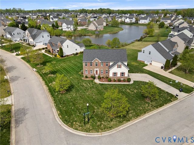 1925 White Mountain Dr, Chester, VA 23836