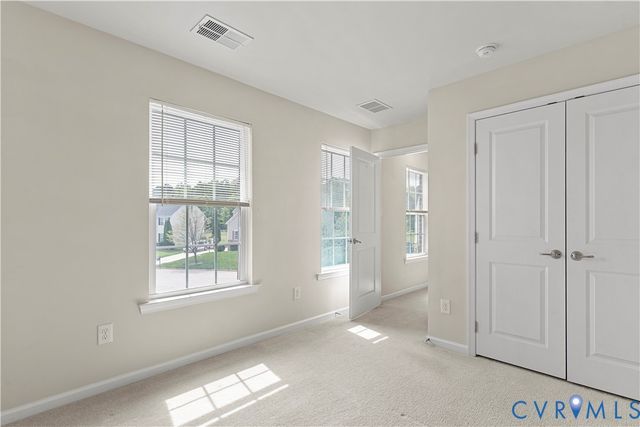 1925 White Mountain Dr, Chester, VA 23836