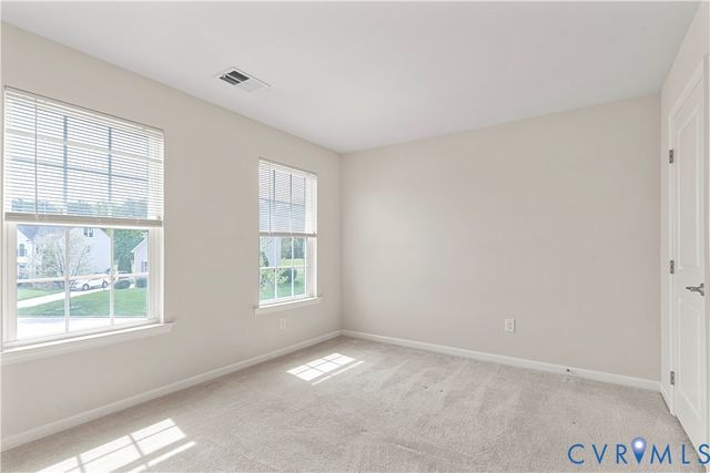 1925 White Mountain Dr, Chester, VA 23836