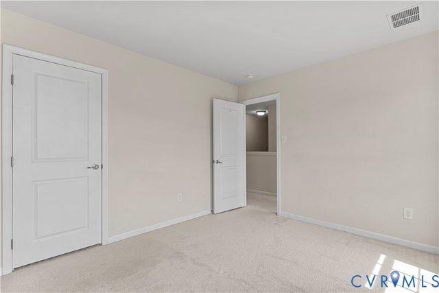 1925 White Mountain Dr, Chester, VA 23836