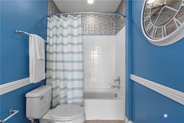 1925 White Mountain Dr, Chester, VA 23836