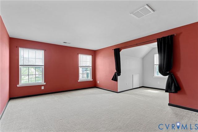 1925 White Mountain Dr, Chester, VA 23836