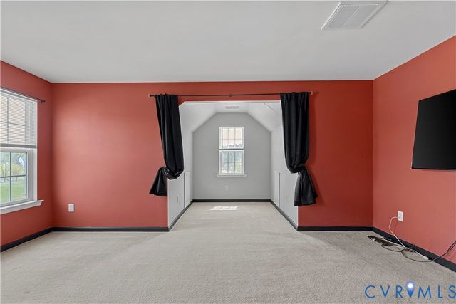 1925 White Mountain Dr, Chester, VA 23836