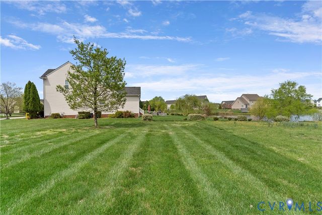1925 White Mountain Dr, Chester, VA 23836
