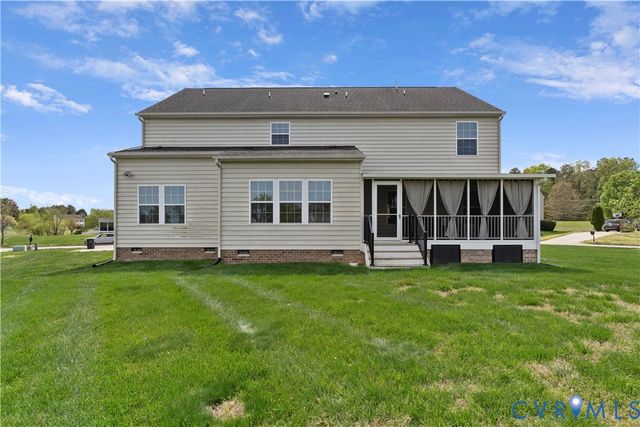 1925 White Mountain Dr, Chester, VA 23836