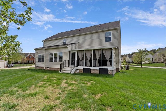 1925 White Mountain Dr, Chester, VA 23836