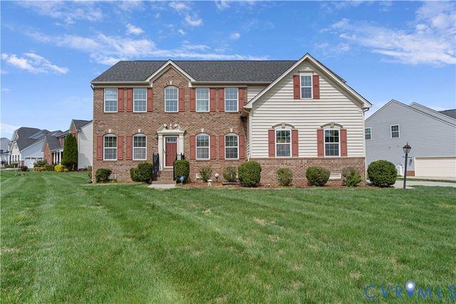 1925 White Mountain Dr, Chester, VA 23836