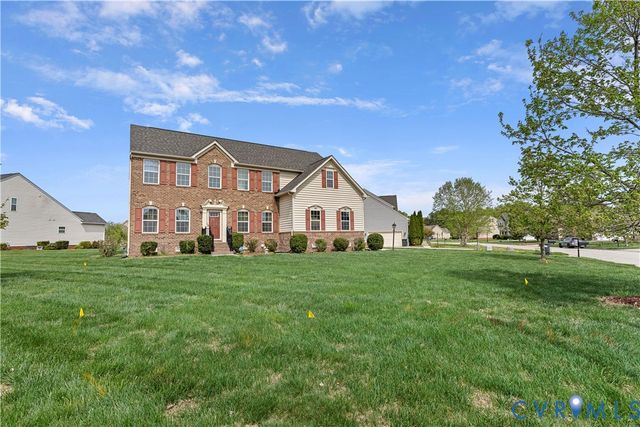 1925 White Mountain Dr, Chester, VA 23836