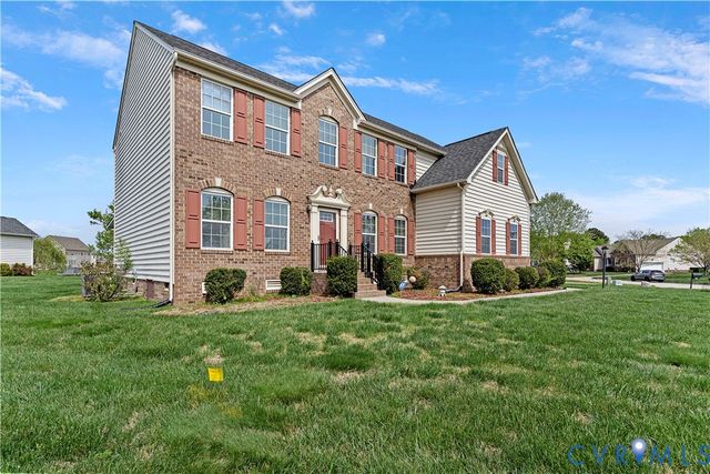 1925 White Mountain Dr, Chester, VA 23836