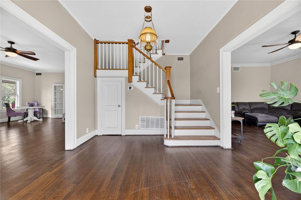 119 E Houston St, Refugio, TX 78377 — photo 4