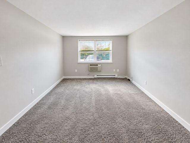 5 Colonial Village Dr 1, Arlington, MA 02474