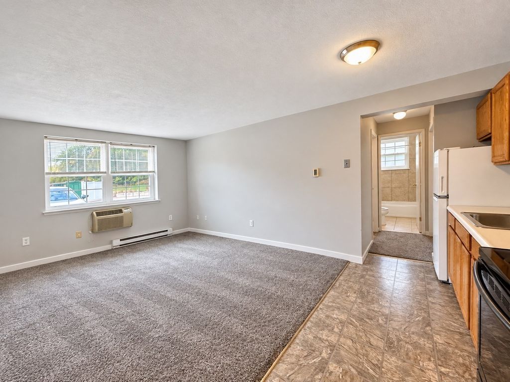 5 Colonial Village Dr 1, Arlington, MA 02474