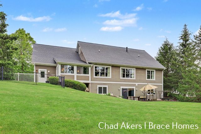 6254 Vickery Hill Court Se, Cascade Twp, MI 49546