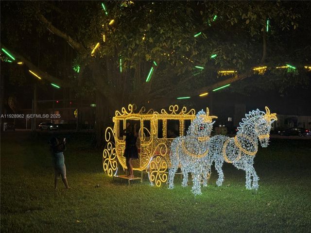 12215 W Dixie Hwy 103, North Miami, FL 33161