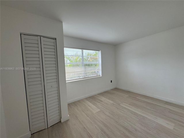 12215 W Dixie Hwy 103, North Miami, FL 33161