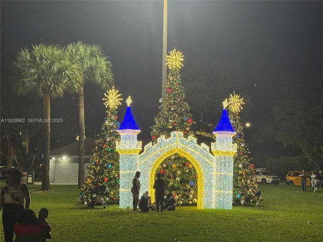 12215 W Dixie Hwy 103, North Miami, FL 33161