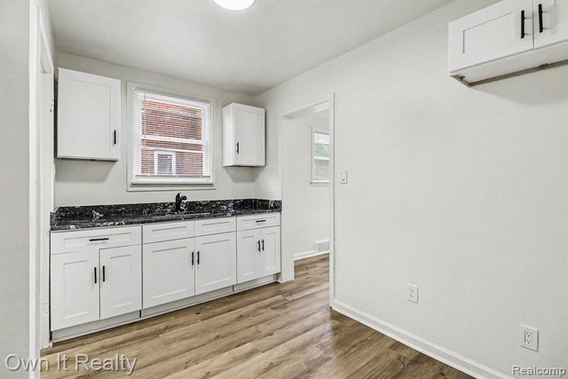11276 Somerset Avenue, Detroit, MI 48224