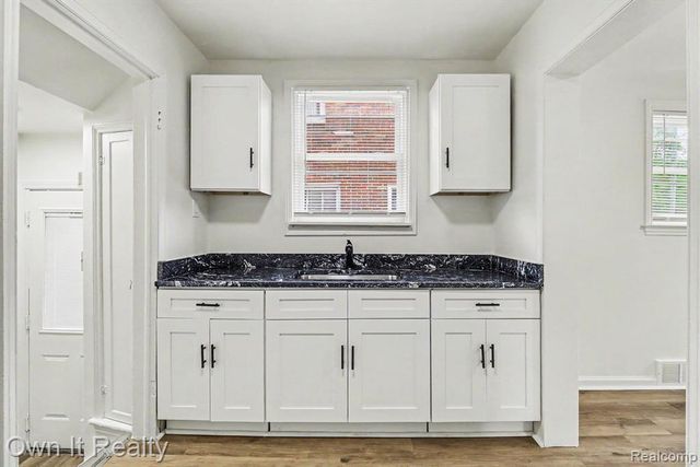 11276 Somerset Avenue, Detroit, MI 48224