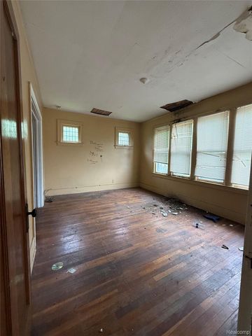 593 Kitchener Street, Detroit, MI 48215