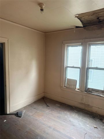 593 Kitchener Street, Detroit, MI 48215