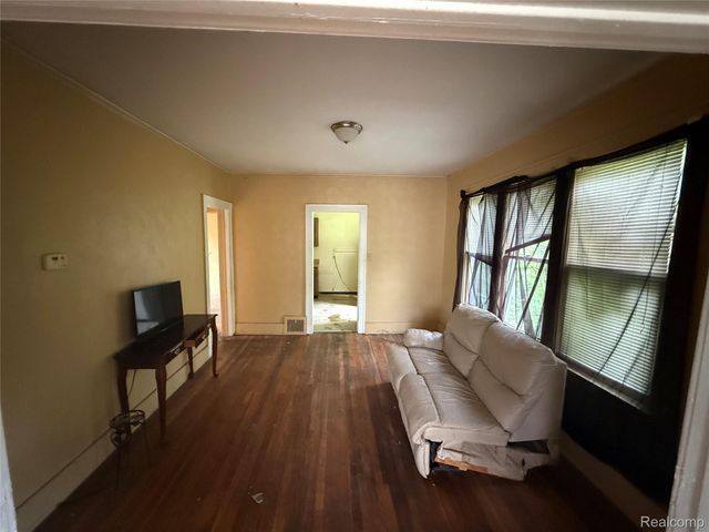 593 Kitchener Street, Detroit, MI 48215
