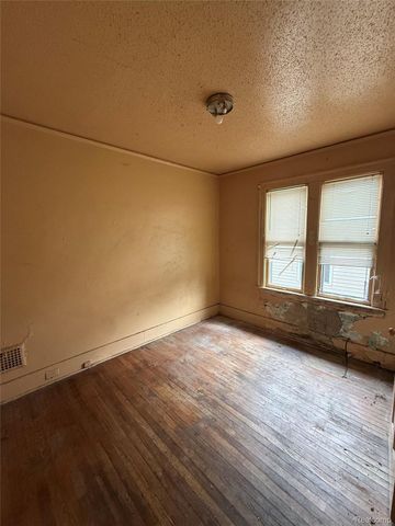 593 Kitchener Street, Detroit, MI 48215