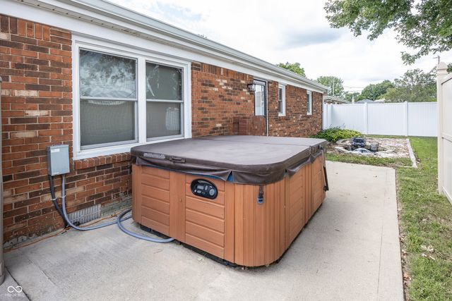 814 Rustic Road, Anderson, IN 46013