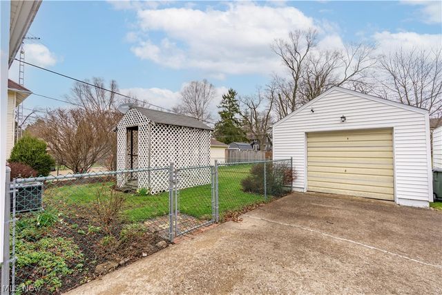 2120 Blenheim Avenue, Alliance, OH 44601