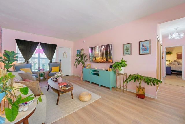 315 Van Buren Street 104B, Hollywood, FL 33019