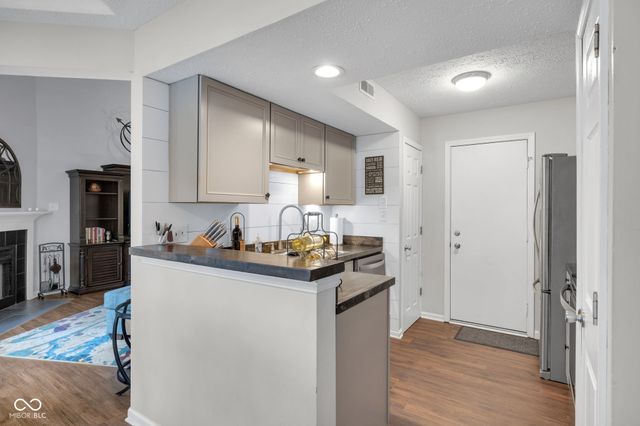 7580 Harbour, Indianapolis, IN 46240