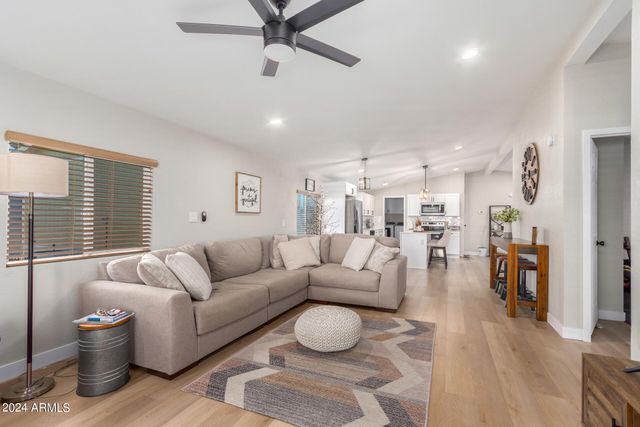 2401 W SOUTHERN Avenue 311, Tempe, AZ 85282