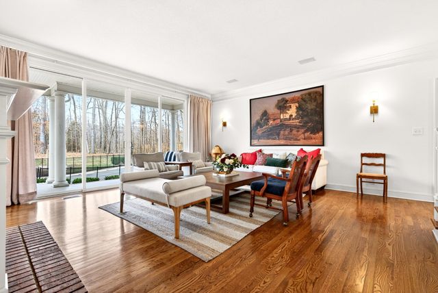 2974 W Mor Dr, Clarksville, TN 37043