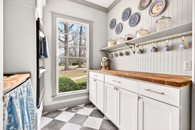 2974 W Mor Dr, Clarksville, TN 37043