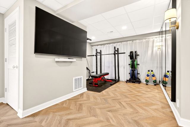 2974 W Mor Dr, Clarksville, TN 37043