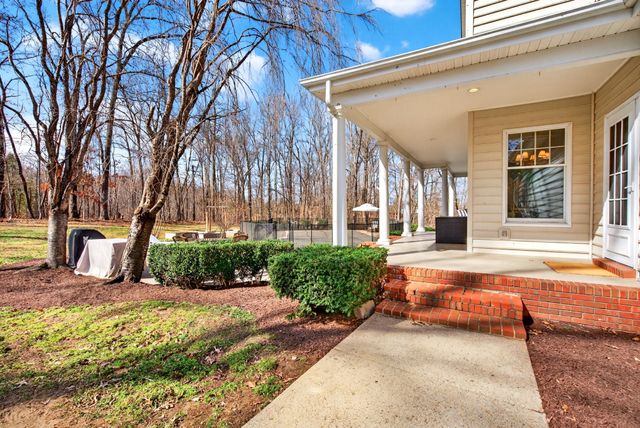 2974 W Mor Dr, Clarksville, TN 37043