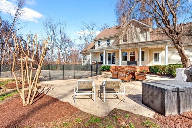 2974 W Mor Dr, Clarksville, TN 37043