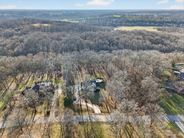 2974 W Mor Dr, Clarksville, TN 37043