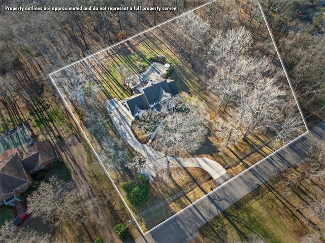 2974 W Mor Dr, Clarksville, TN 37043